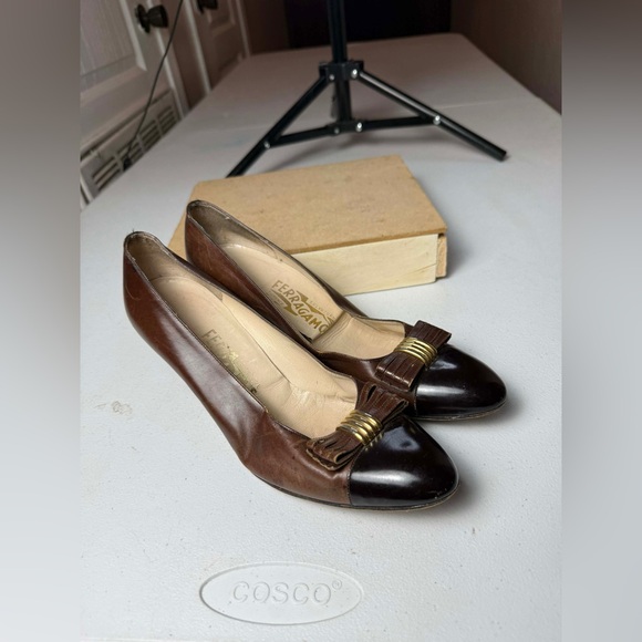 Vintage Salvatore Ferragamo Womens Brown Leather Pumps With Bow Detail Sz 8.5 - Picture 5 of 14